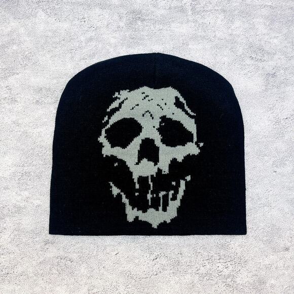 Other Other - y2k grunge gothic punk black and gray skull beanie